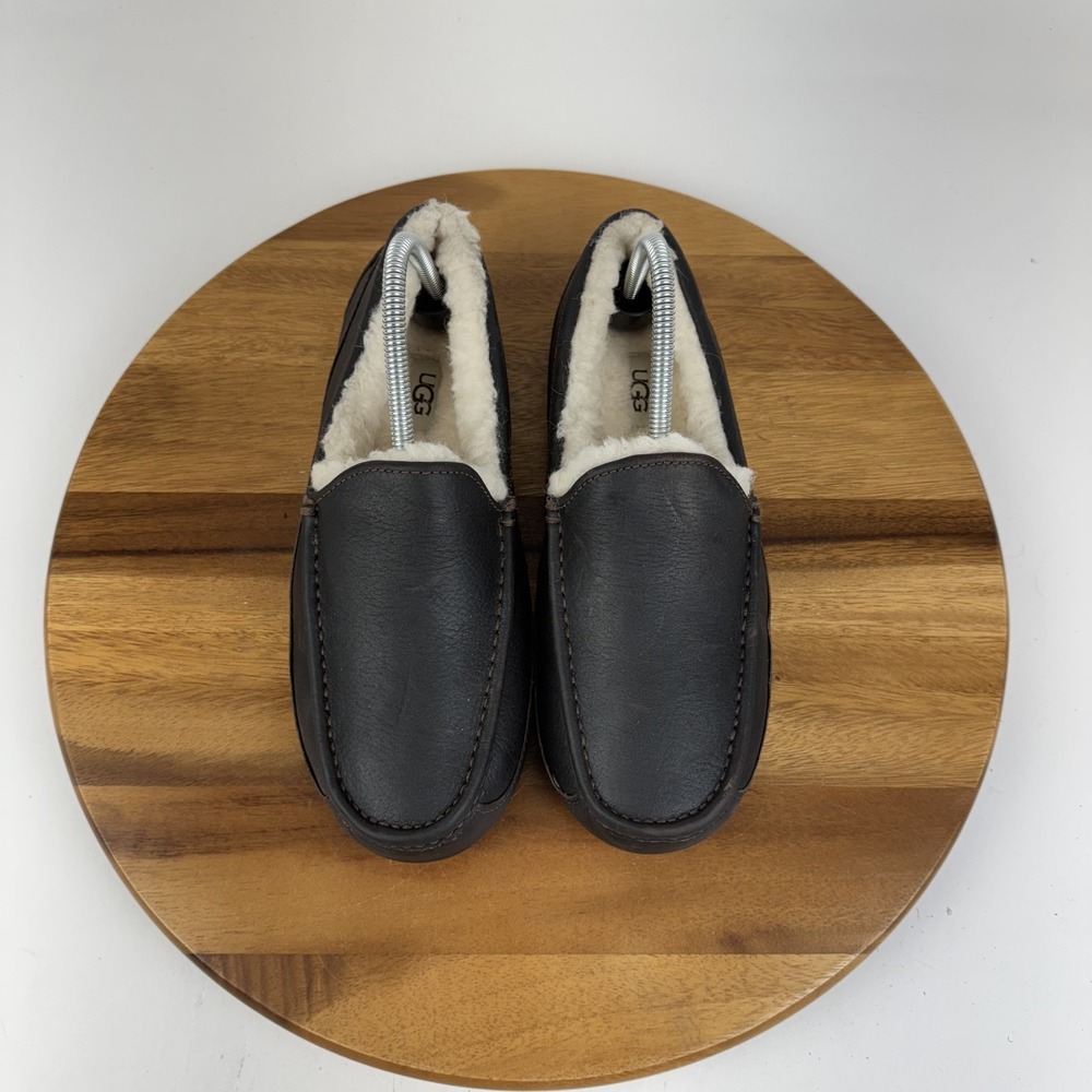 Mens UGG Ascot Dark Brown Leather Lined Slippers Moccasins Loafers Size 8 D EUC